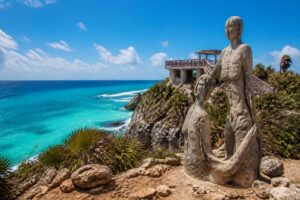 Descubre el mirador y las esculturas de Punta Sur en Isla Mujeres