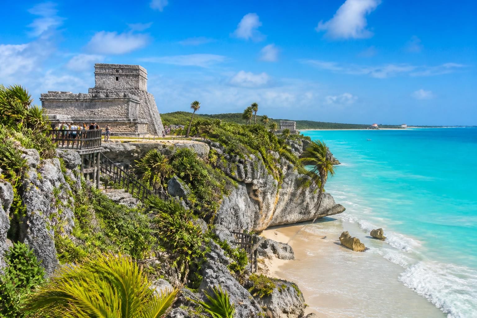 descubre las diferencias entre tulum y chichén itzá para elegir la excursión perfecta. compara cultura, historia y paisajes en esta guía completa.