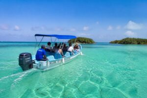 Cómo es el cruce en lancha hacia holbox y qué esperar