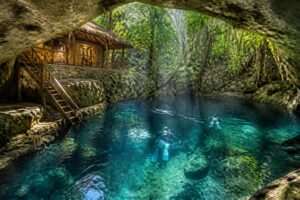 Descubre cenote casa cenote para snorkel y buceo cerca de tulum