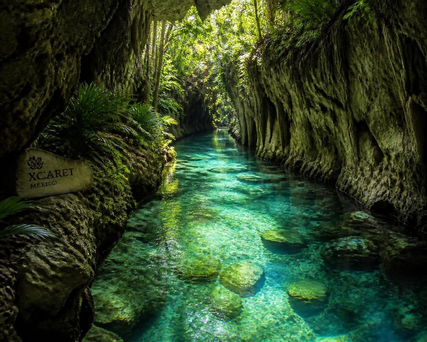 explora el río subterráneo de xcaret y vive una experiencia única e inolvidable en un paraíso natural lleno de aventuras y belleza.