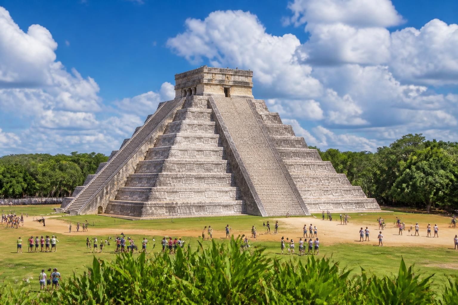 descubre cómo elegir entre chichén itzá y sian ka'an para aprovechar al máximo tu día y vivir una experiencia inolvidable en yucatán.